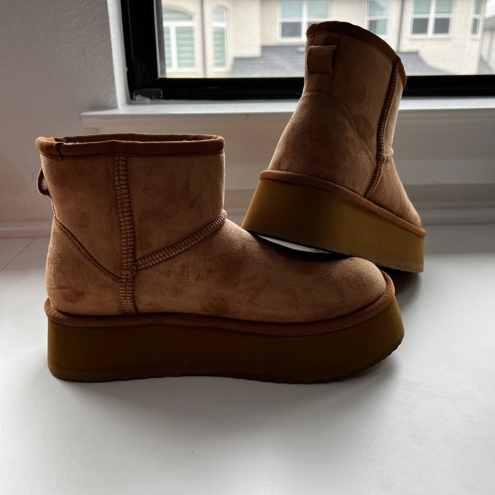 Chestnut platform boots- Steve madden